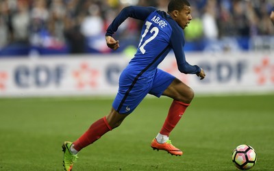 大象体育精华-劳塔罗转身抽射一气呵成